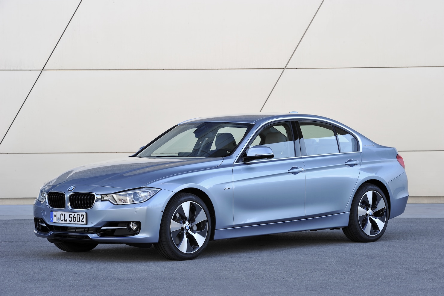 The 2013 BMW Active Hybrid 3: The real electricity is in the name - The  Washington Post