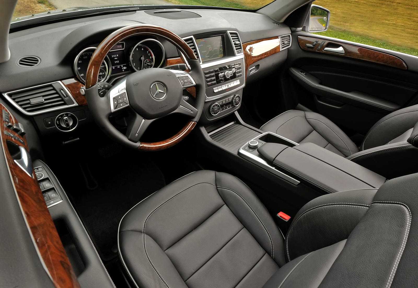 2014 Mercedes-Benz M-Class Interior Photos | CarBuzz