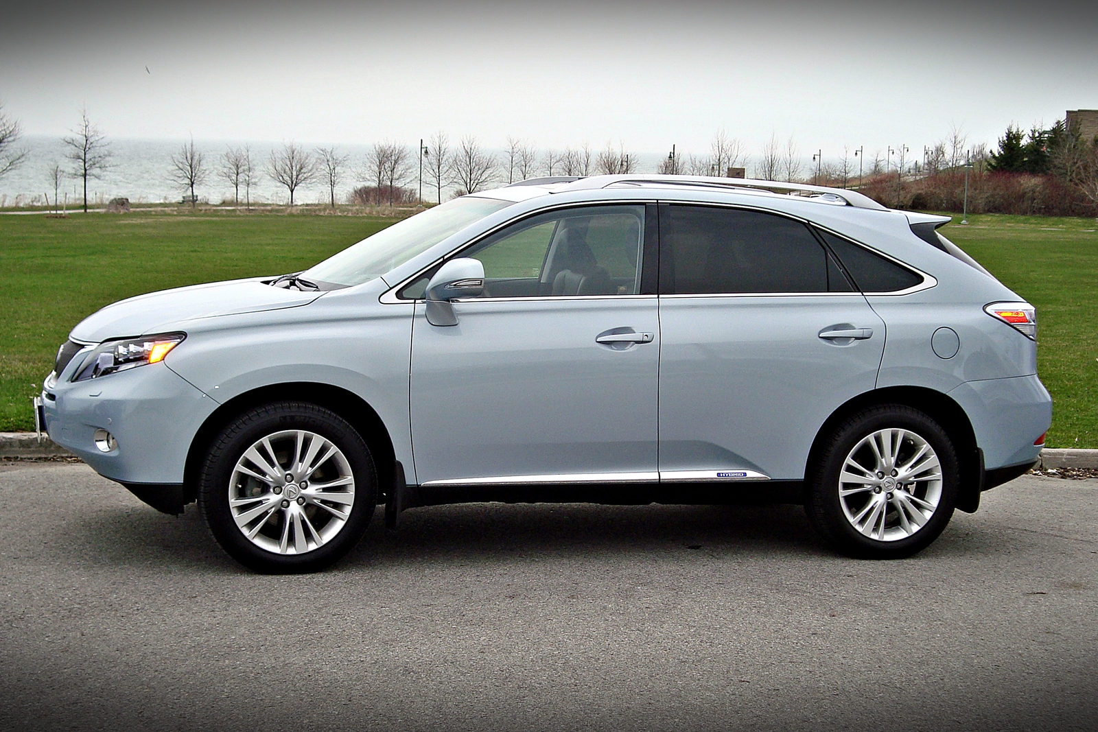 TEST DRIVE: 2011 Lexus RX450h Hybrid