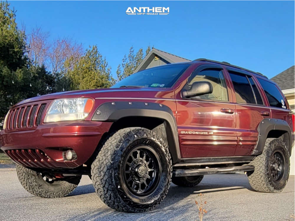 2000 Jeep Grand Cherokee Wheel Offset Aggressive > 1" Outside Fender  Suspension Lift 2.5" | 2124722 | Anthem Off-Road