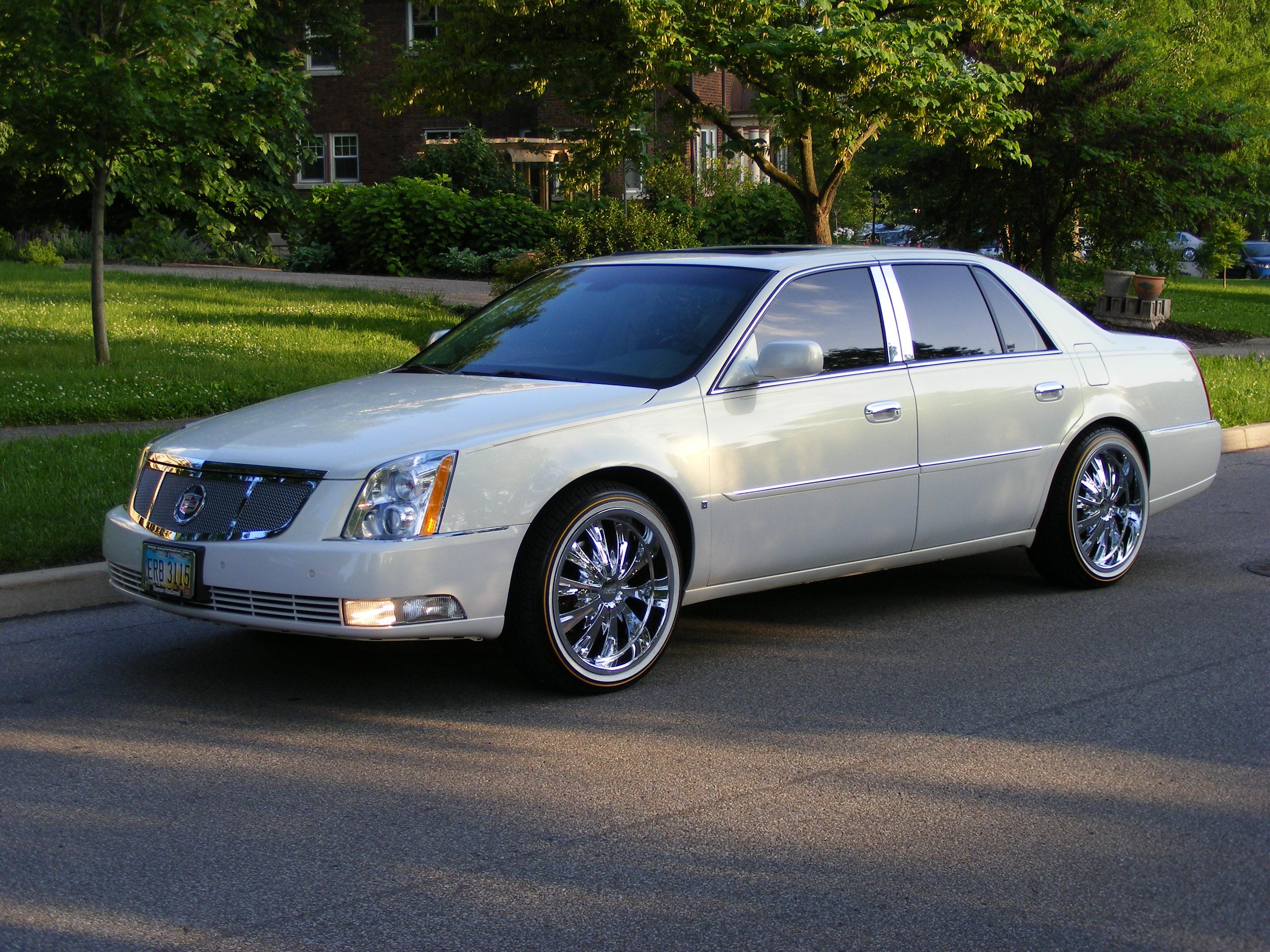 2007 Cadillac DTS - Information and photos - MOMENTcar