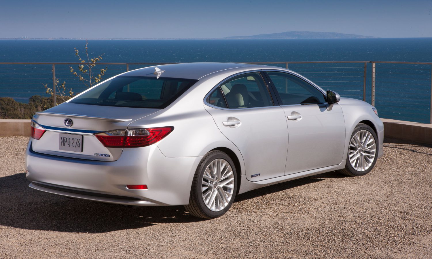 2012 NY Auto Show - 2013 Lexus ES 300h 007 - Lexus USA Newsroom