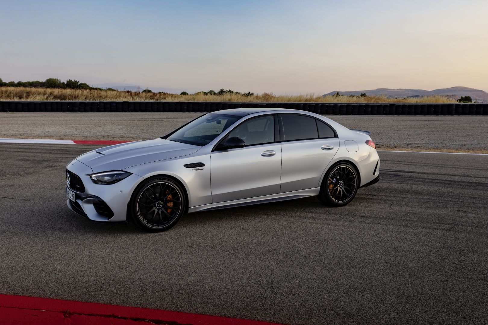 Mercedes-AMG C63 S E Performance Specs & Photos - 2022, 2023 - autoevolution