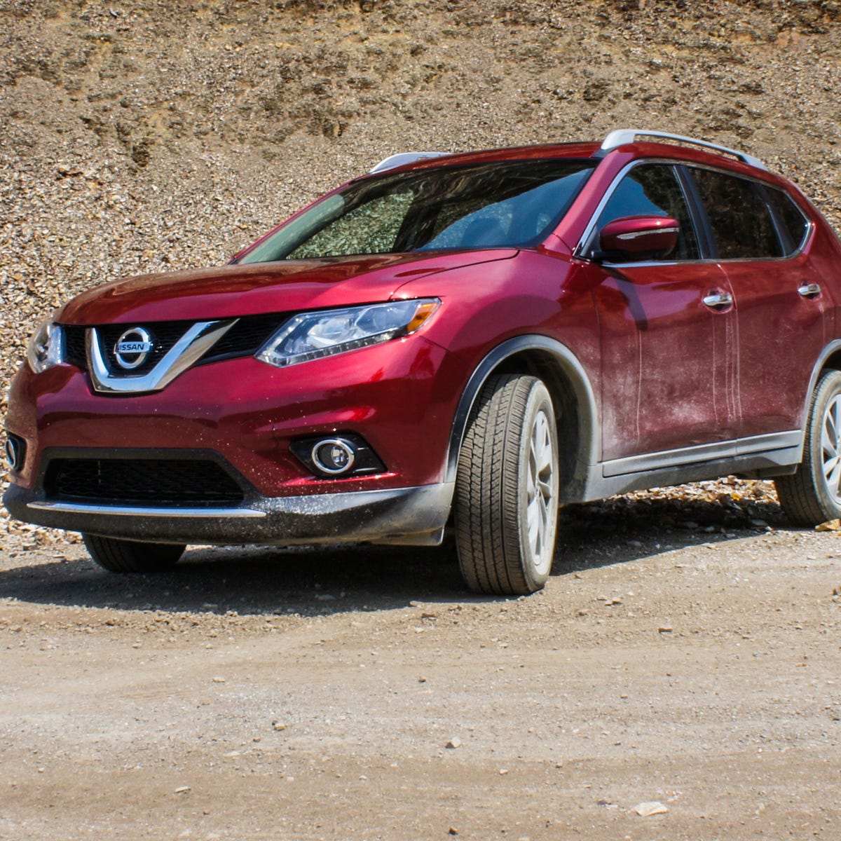 2014 Nissan Rogue review: New Nissan Rogue takes tech lead among  competition - CNET