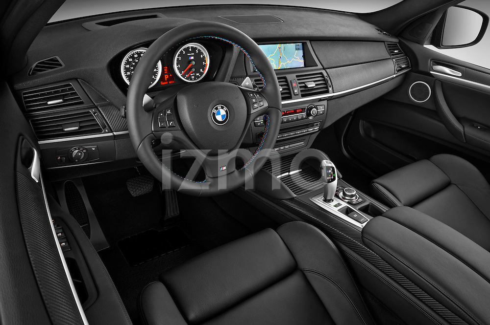 2013 BMW X5 M | izmostock