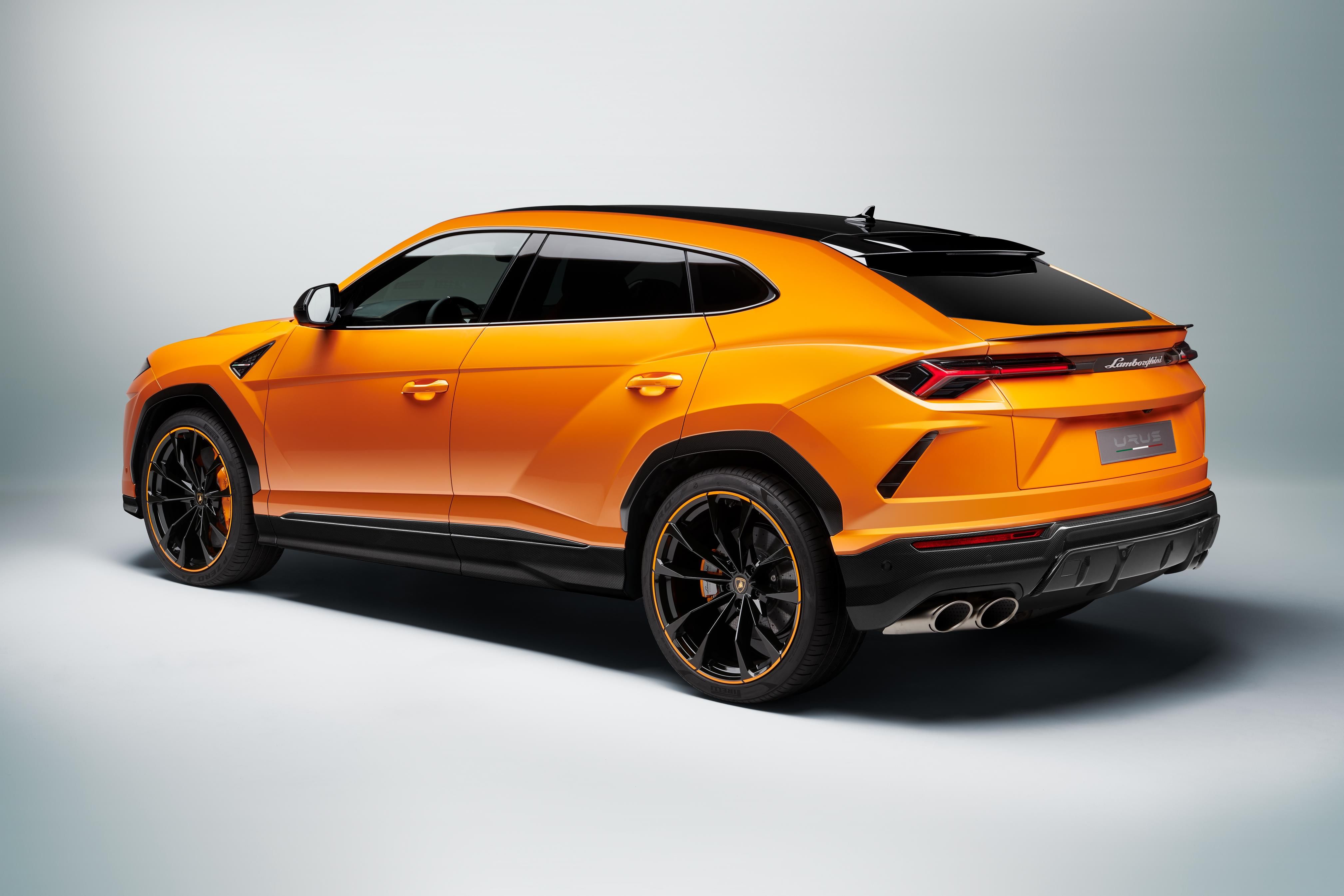 2021 Lamborghini Urus Review, Pricing, and Specs