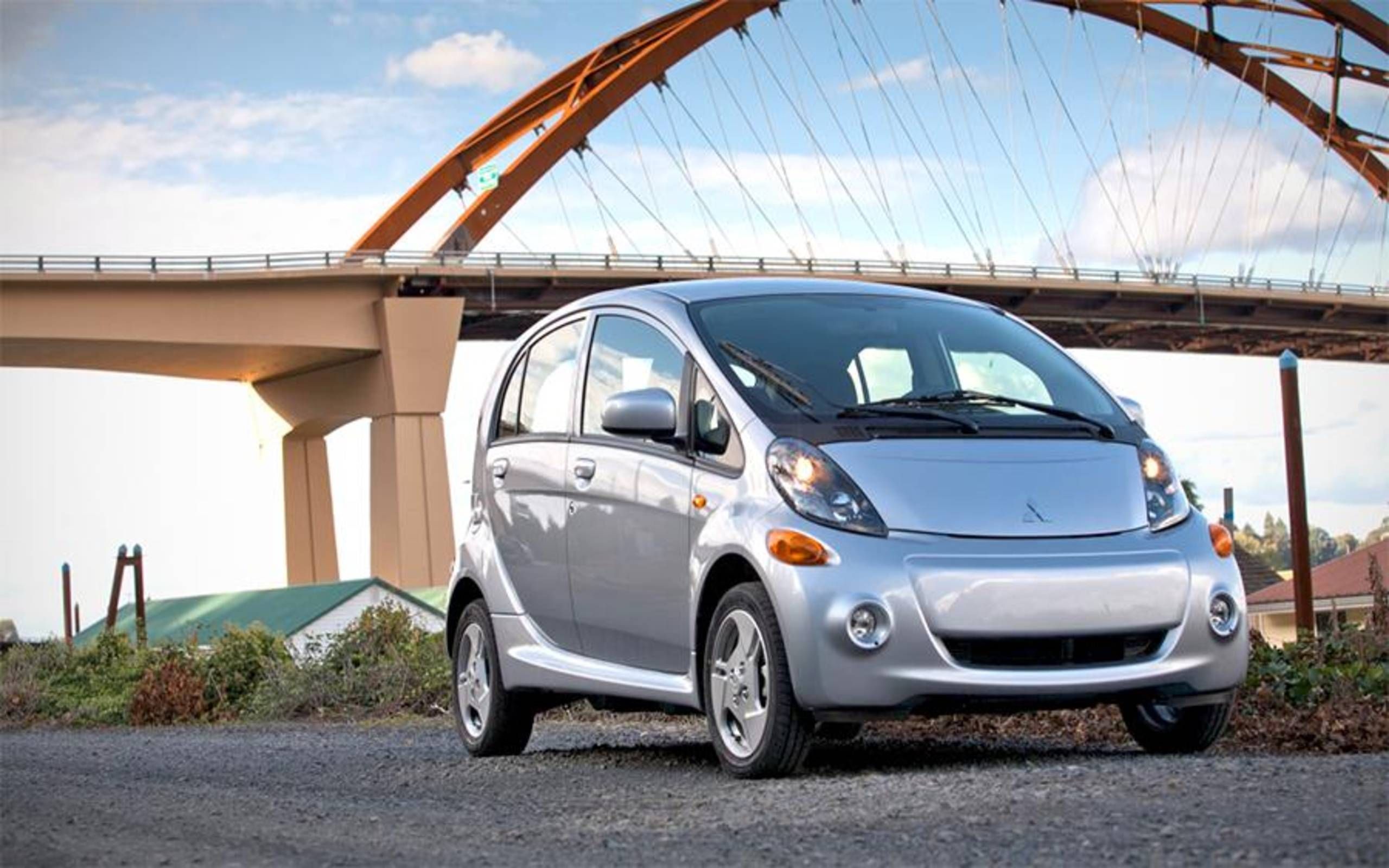 2014 Mitsubishi i-MiEV receives $6,130 price cut