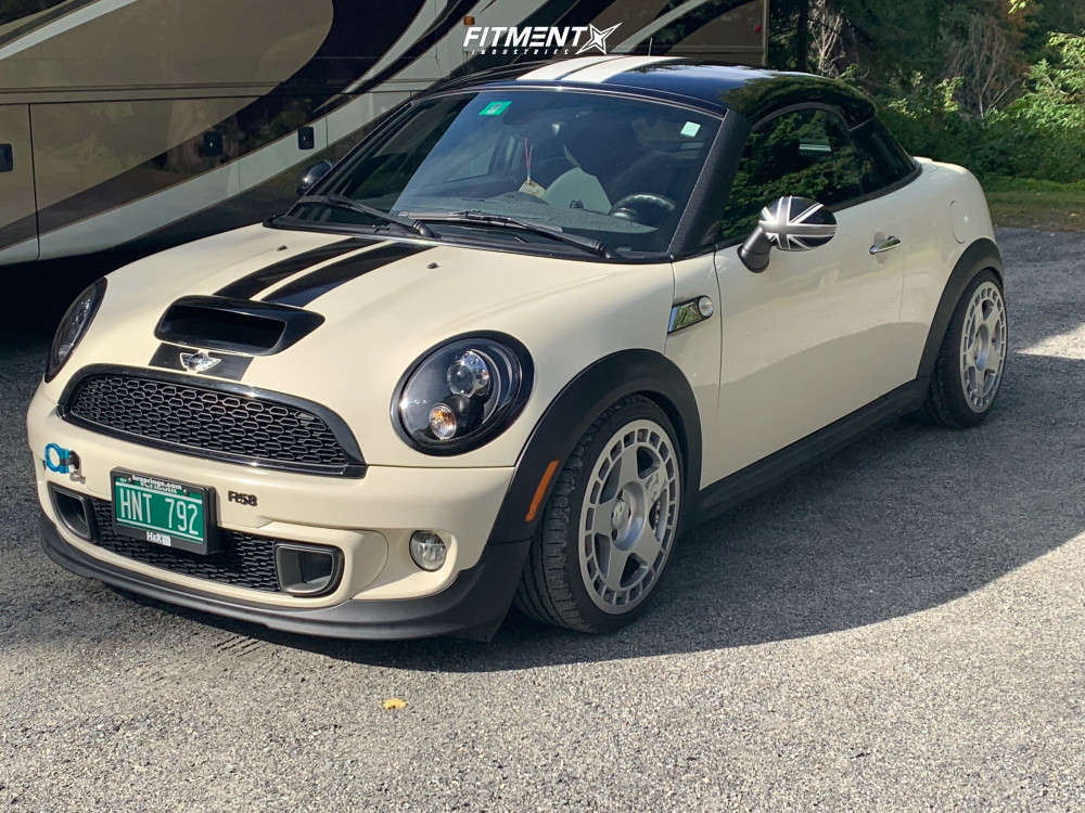 2014 Mini Cooper Coupe S with 17x8 Fifteen52 Turbomac and Kenda 205x40 on  Coilovers | 884115 | Fitment Industries