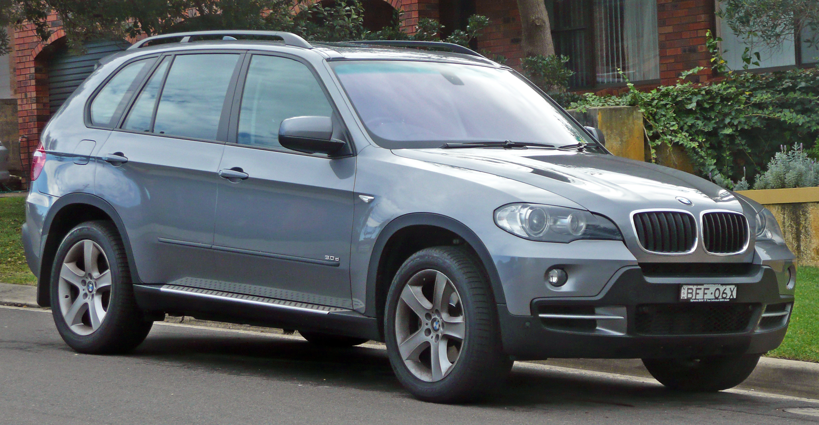 File:2007-2008 BMW X5 (E70) 3.0d 01.jpg - Wikimedia Commons