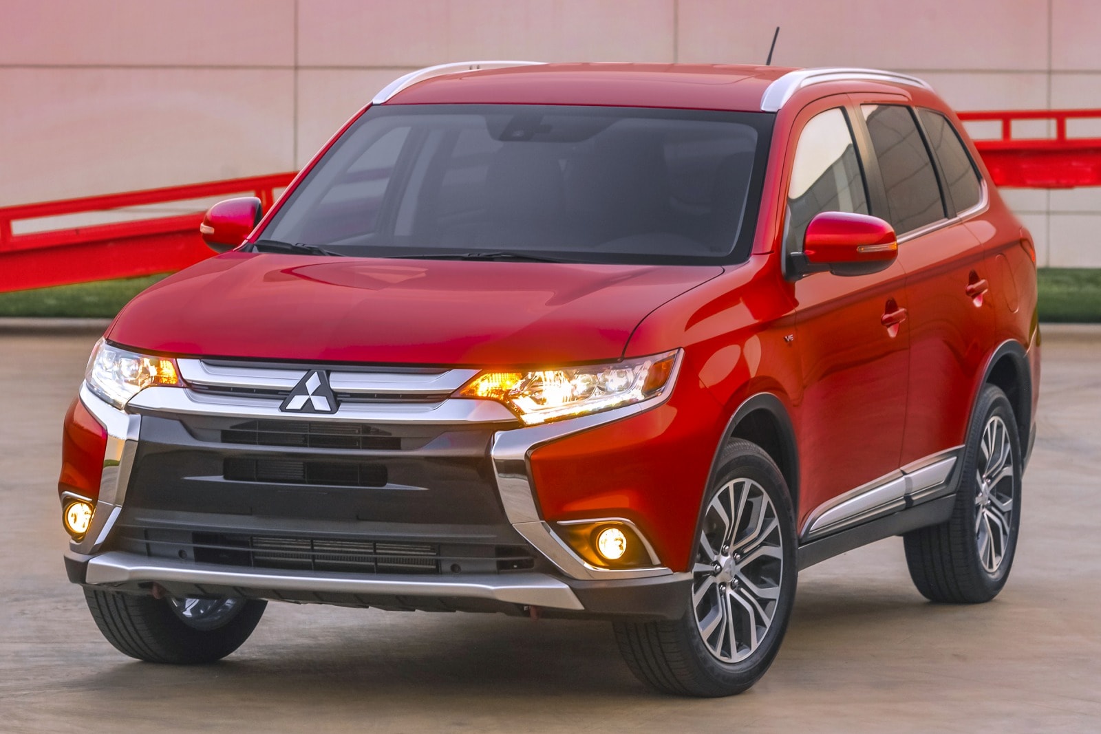 2016 Mitsubishi Outlander Review & Ratings | Edmunds