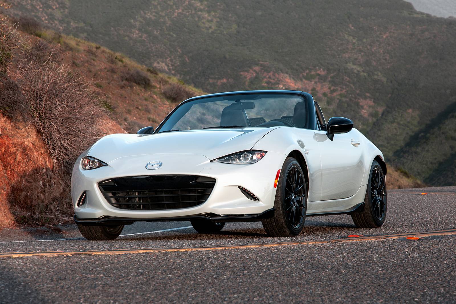 2018 Mazda MX-5 Miata Review & Ratings | Edmunds