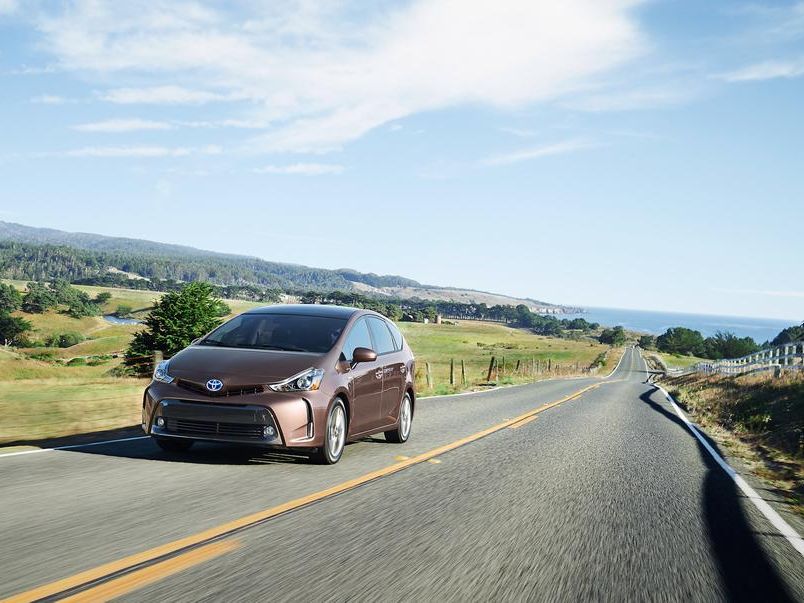 Toyota Recalls 267,000 Prius, Prius V Cars for Risk of Stalling
