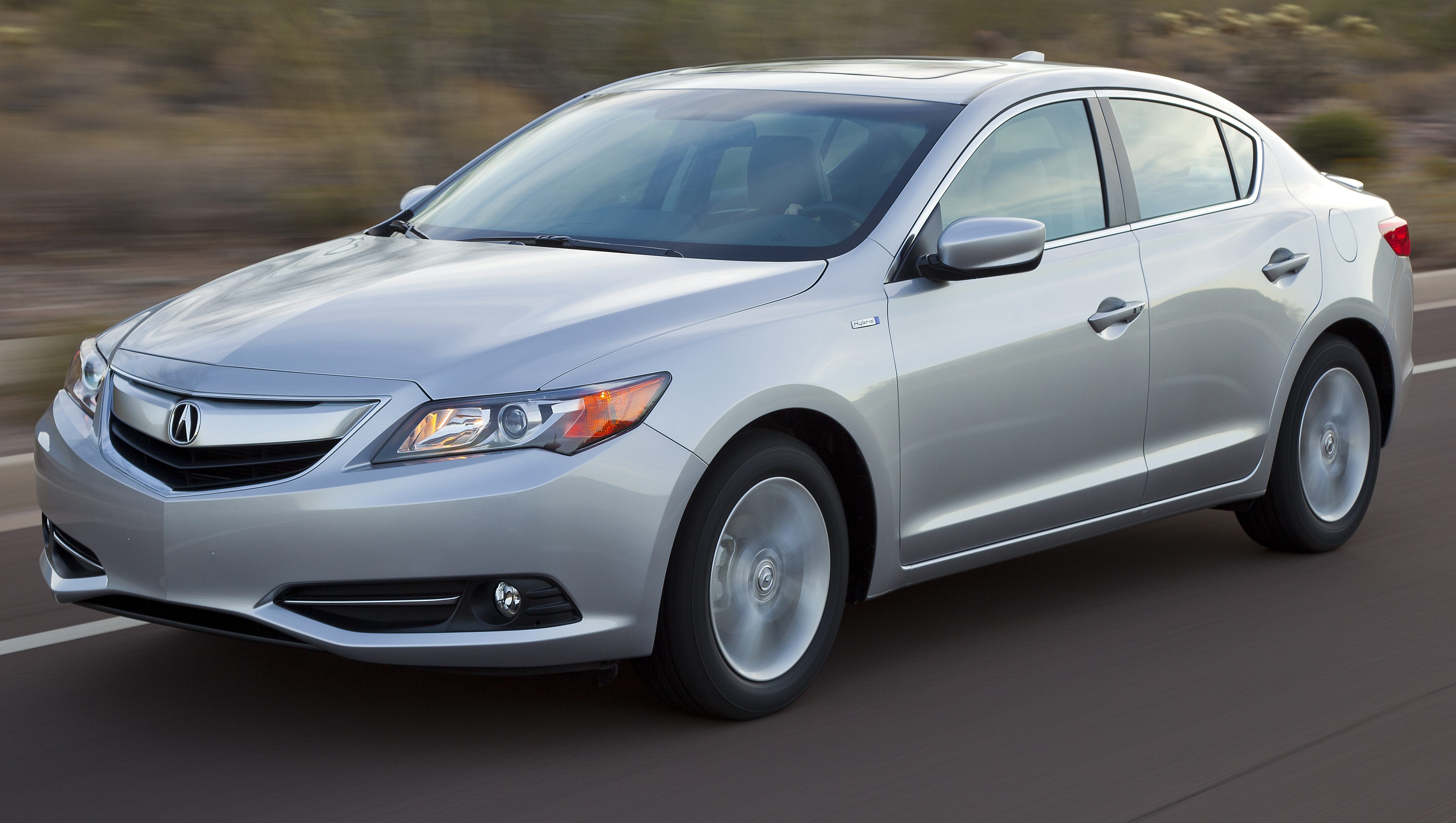 Acura's 38-mpg ILX Hybrid goes on sale today
