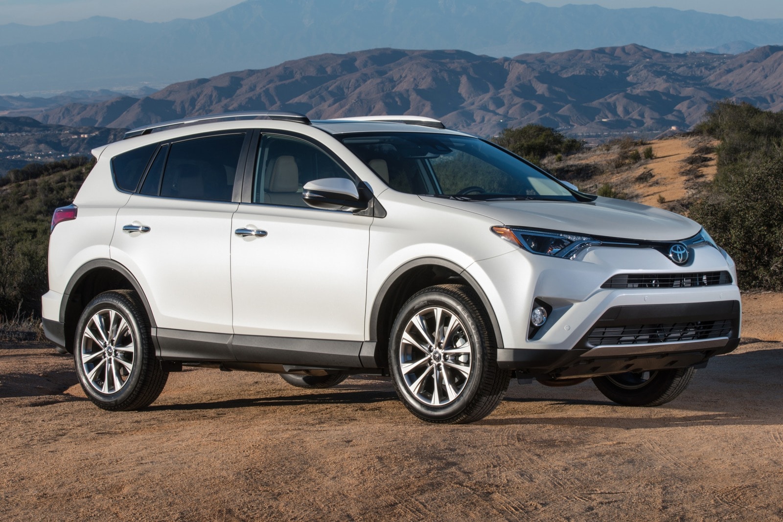 2016 Toyota RAV4 Review & Ratings | Edmunds