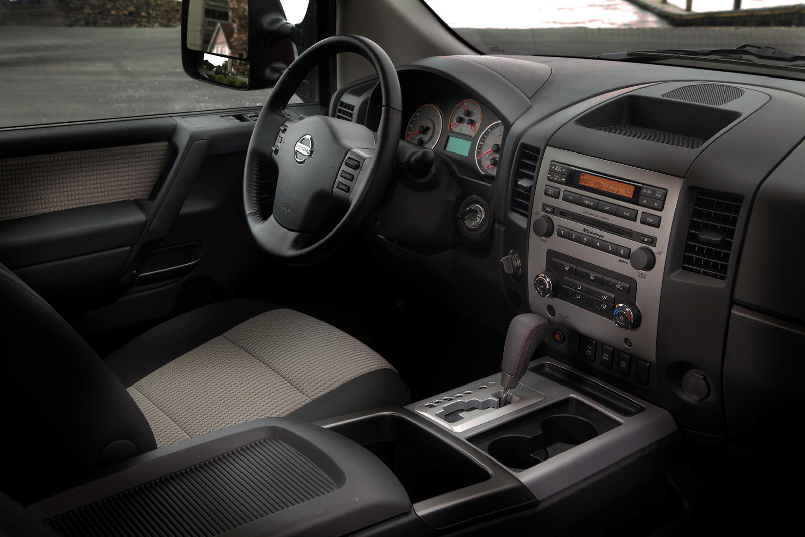 2013 Nissan Titan Interior Photos | CarBuzz