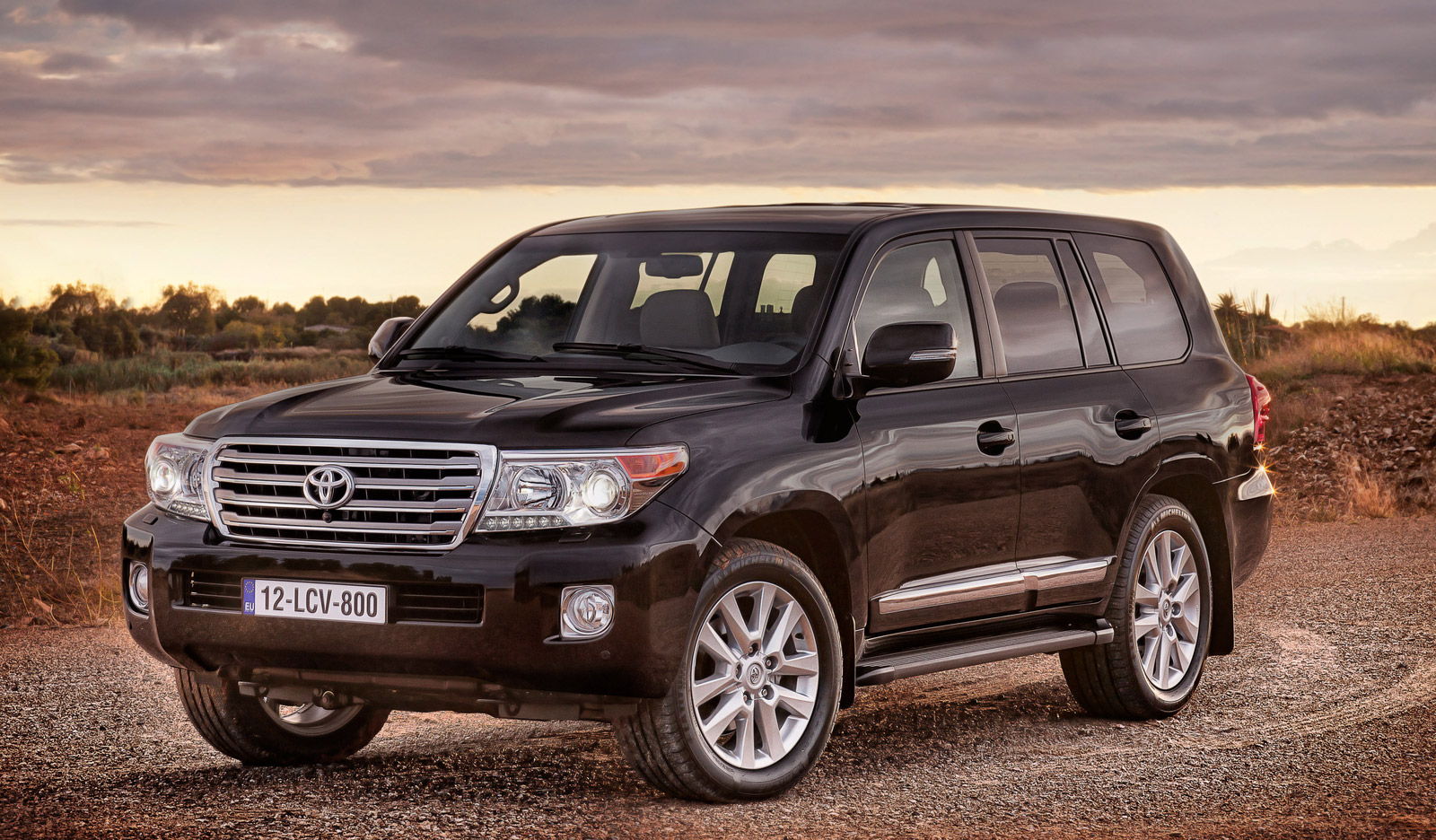 2013 Toyota Land Cruiser Review, Ratings, Specs, Prices, and Photos - The  Car Connection