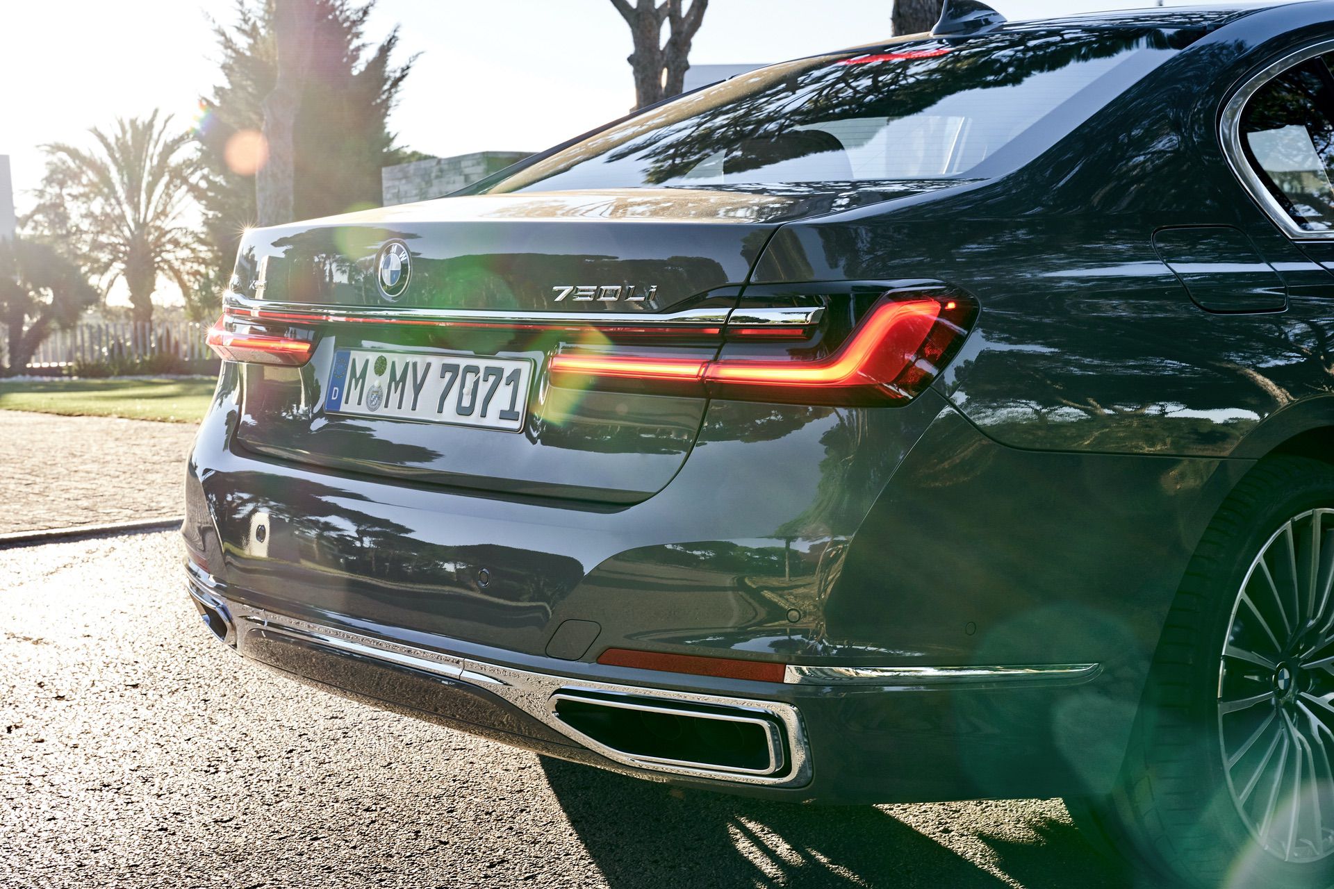 TEST DRIVE: 2019 BMW 750Li xDrive - A Promising Reboot Of The Luxury  Limousine