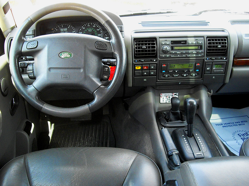 1999 Land Rover Discovery dashboard | CLASSIC CARS TODAY ONLINE