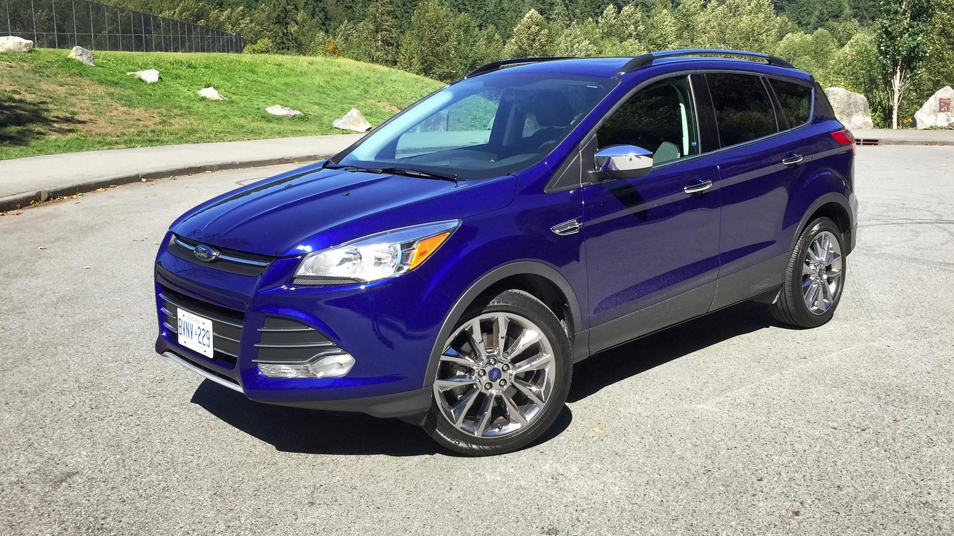 2015 Ford Escape SE Test Drive Review | AutoTrader.ca