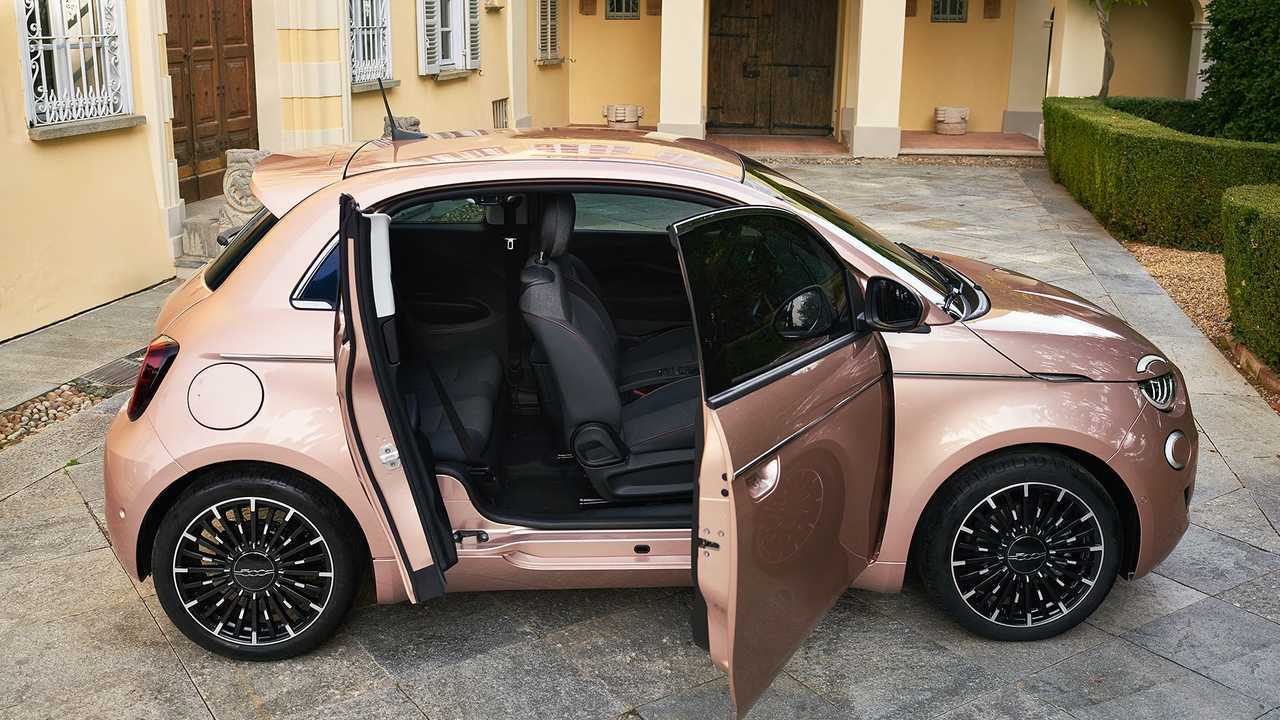 Fiat 500 Electric 3+1 Debuts With Tiny Third Door