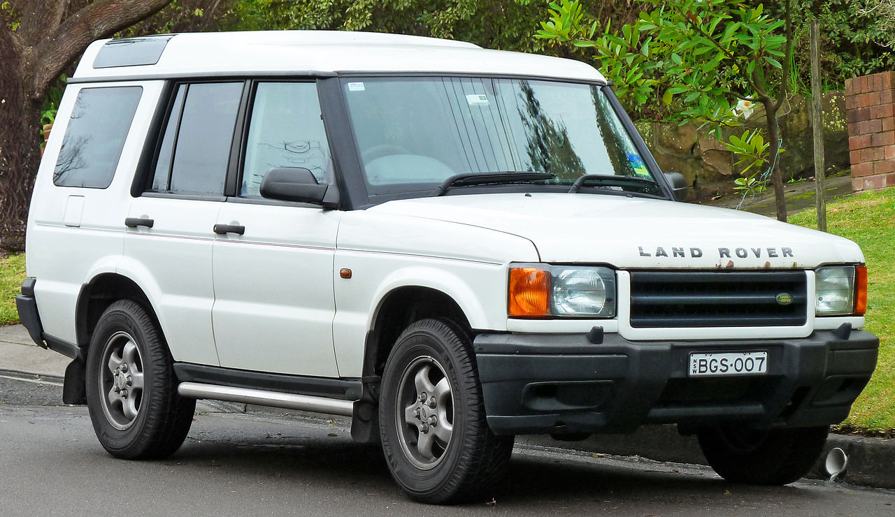 File:1999-2000 Land Rover Discovery II Td5 5-door wagon (2011-06-15) 01.jpg  - Wikimedia Commons