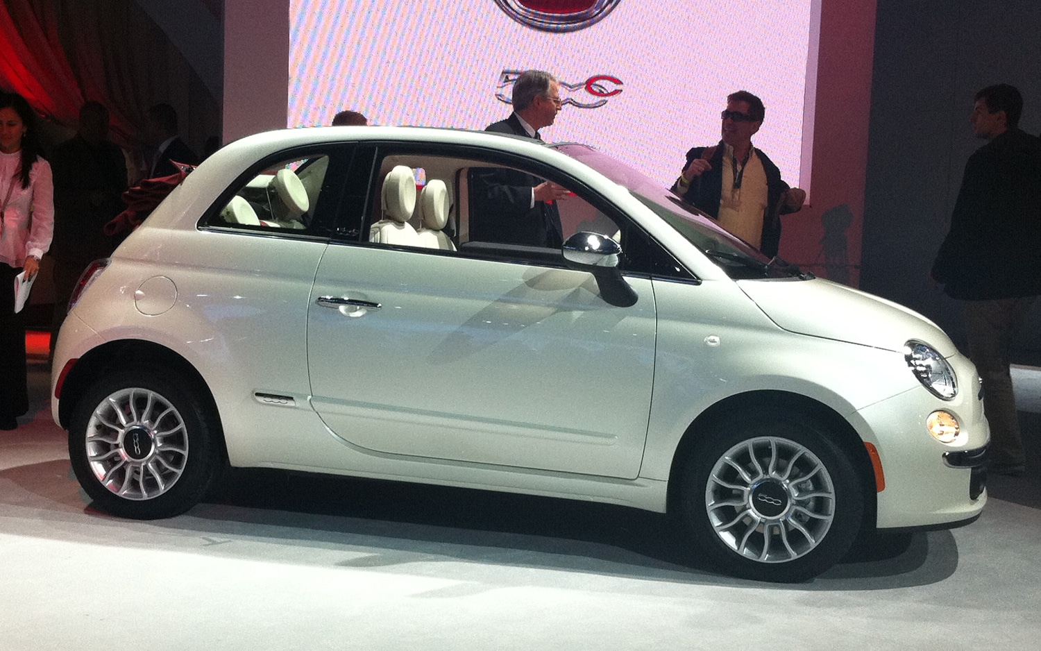 First Look: 2012 Fiat 500c
