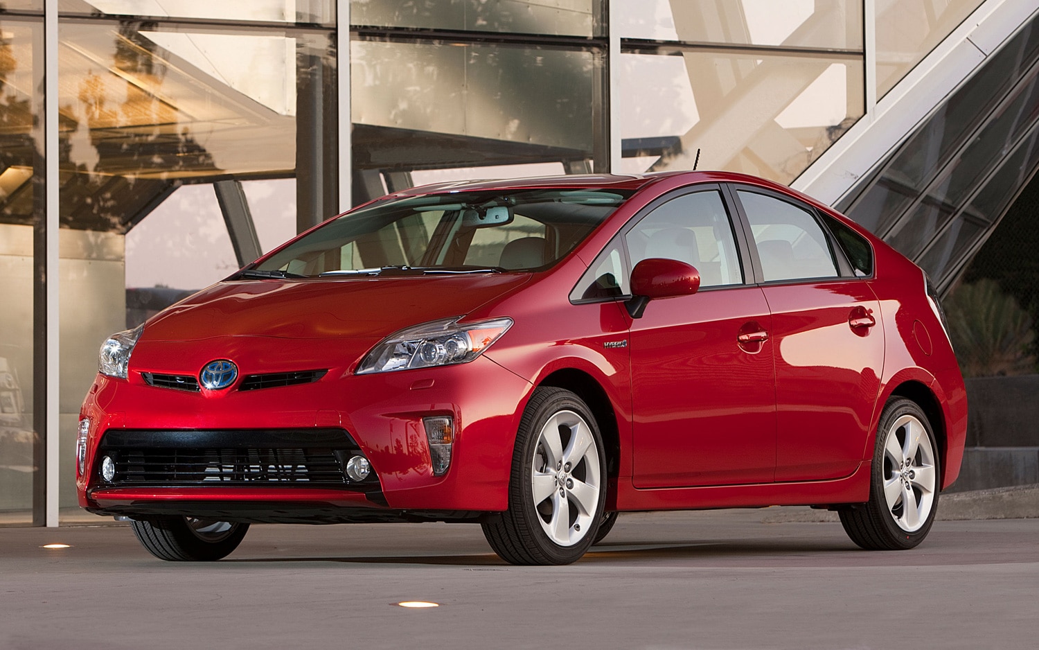 Toyota Launches Persona Series Special Edition For 2013 Prius