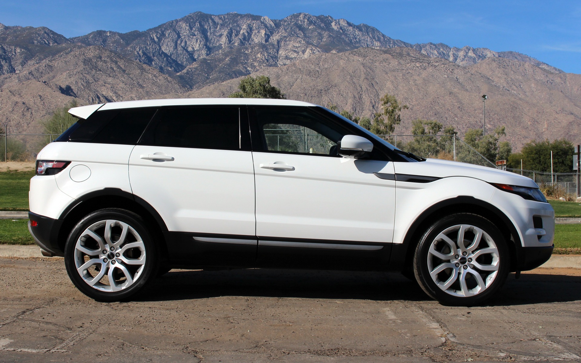 2012 Land Rover Range Rover Evoque Pure Premium Stock # LR16 for sale near  Palm Springs, CA | CA Land Rover Dealer