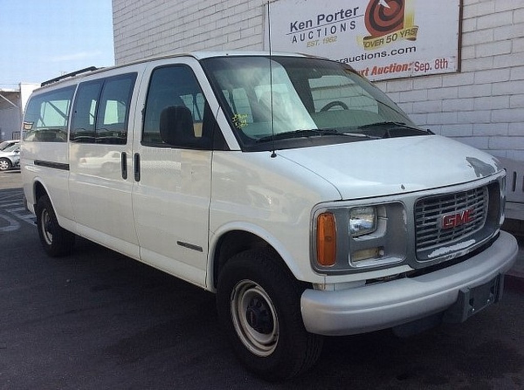 2001 GMC SAVANA 3500 | Cars & Vehicles Cars | Online Auctions | Proxibid