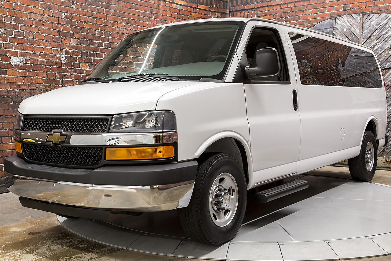 2016 Chevrolet Express 3500 LT 15-Passenger Van