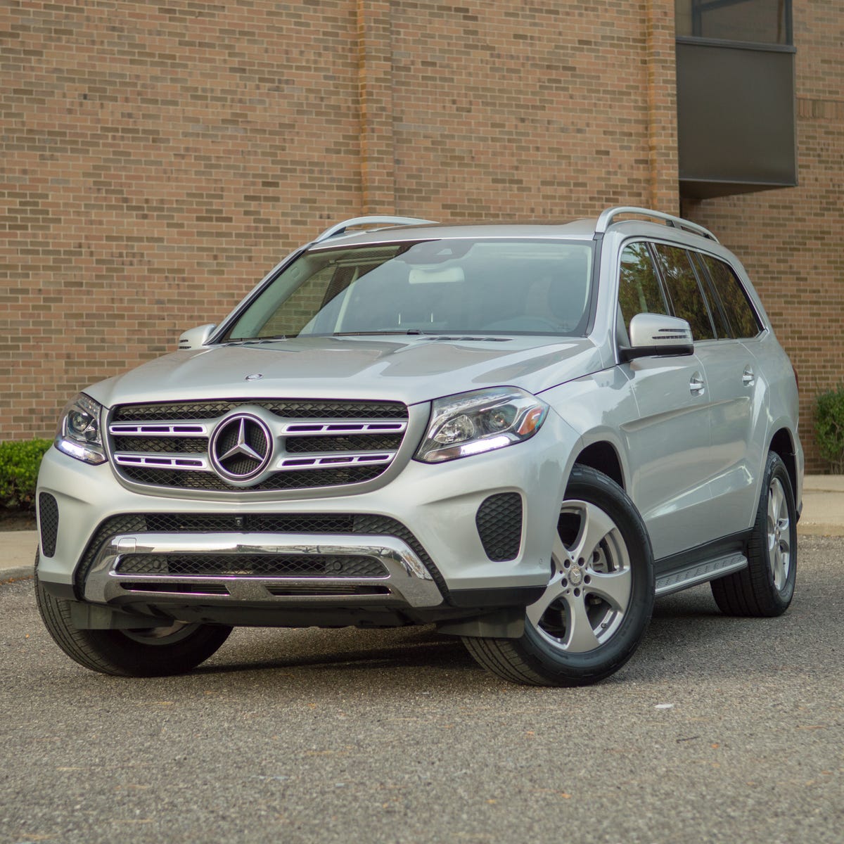 The 2017 Mercedes-Benz GLS450 provides normcore sensibility for the Neiman  Marcus set - CNET