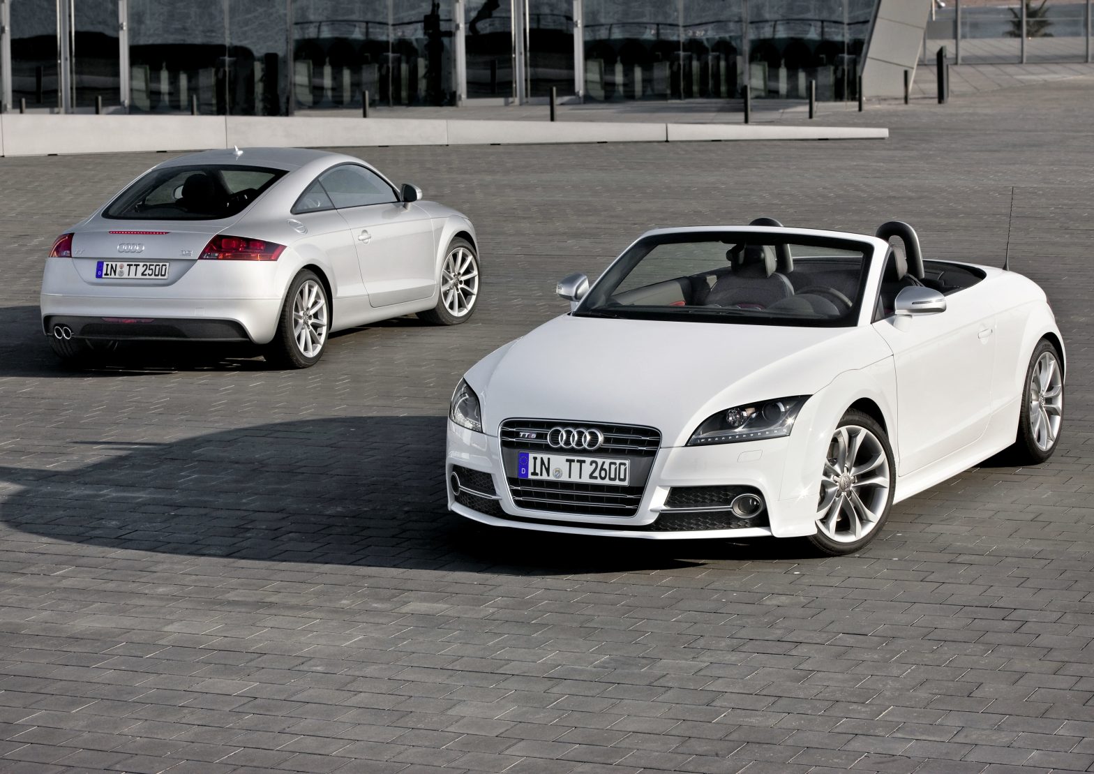 First Look: 2011 Audi TT and TTS - Winding Road Magazine