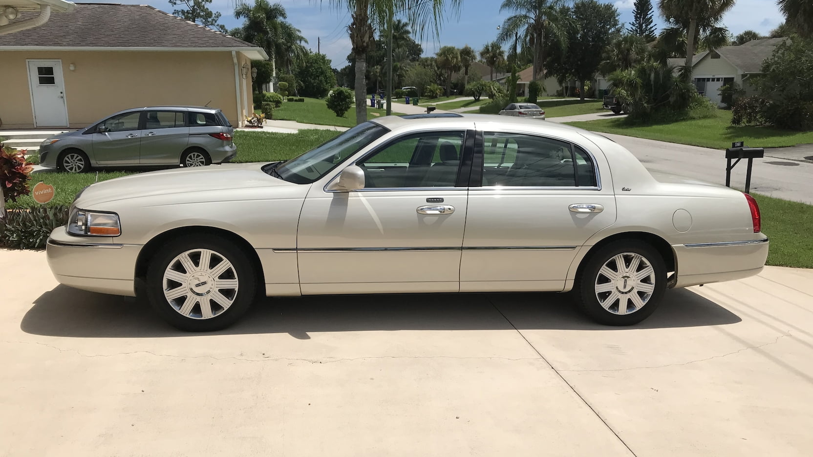 2003 Lincoln Town Car Cartier | E134 | Kissimmee 2019