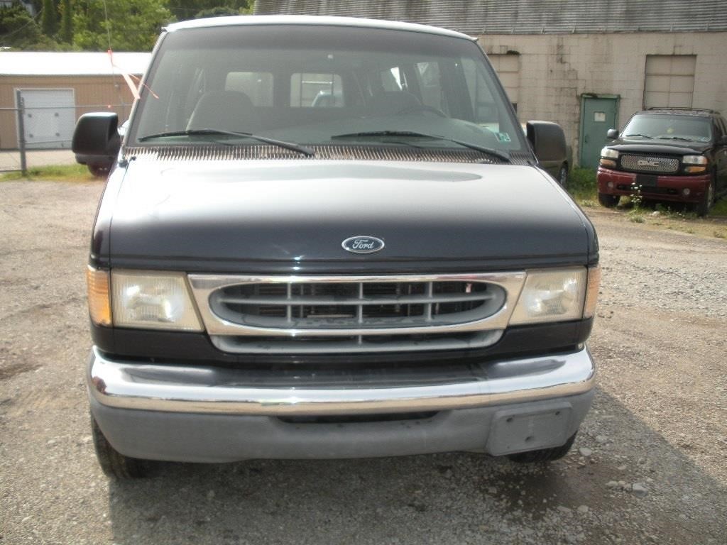 1999 Ford E350 Super Duty V10 15 Passenger Van | Bill Anderson Auctioneers  LLC