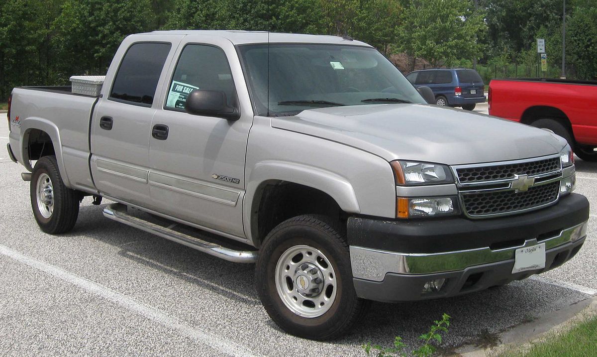 File:2005 Chevrolet Silverado 2500HD.jpg - Wikimedia Commons