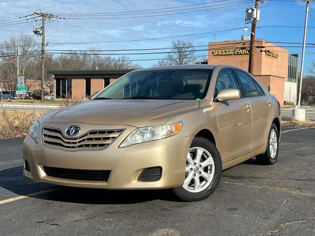 2011 Gold Toyota Camry For Sale