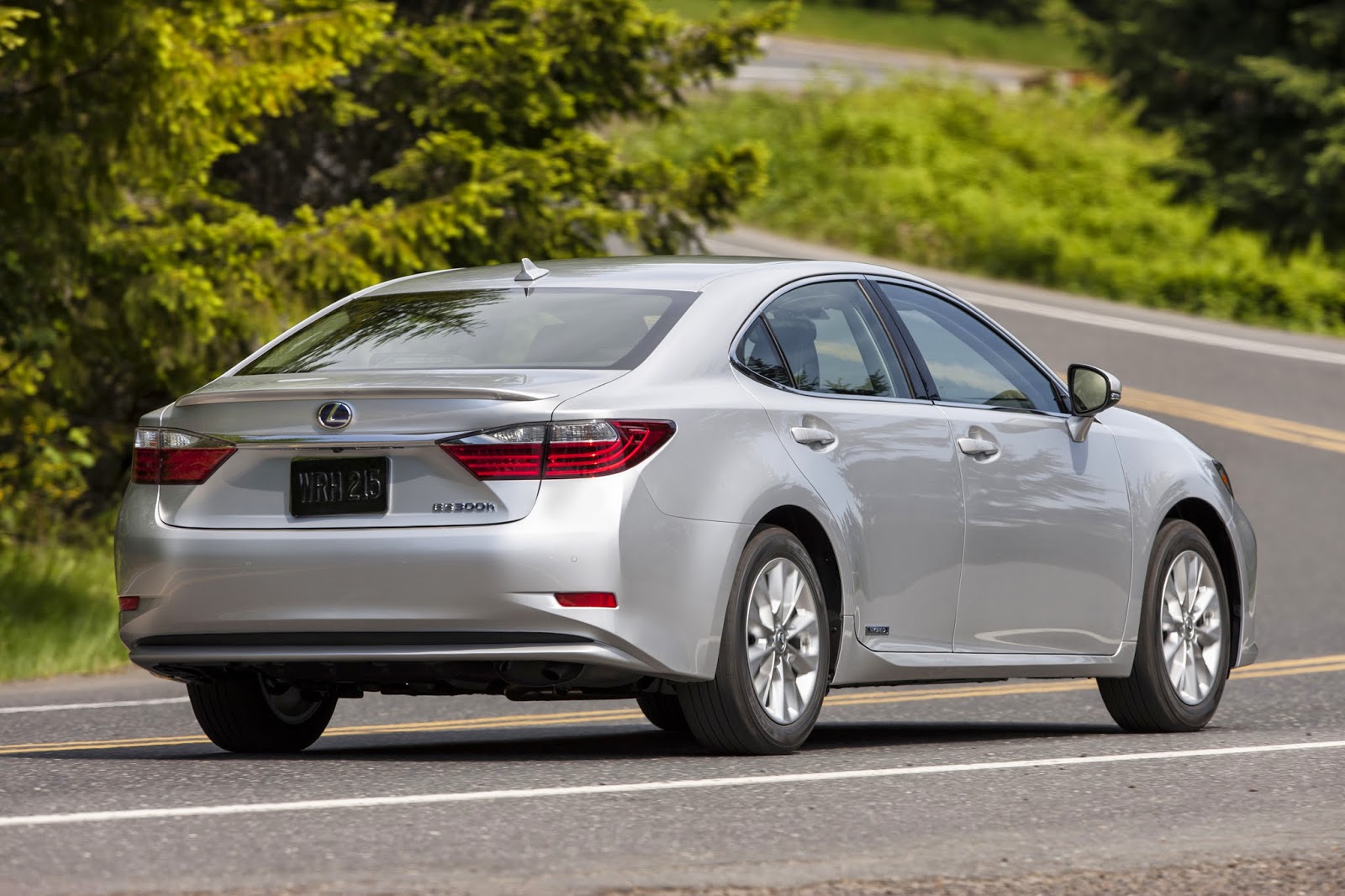 Penciling Out: The Case For The 2015 Lexus ES 300h