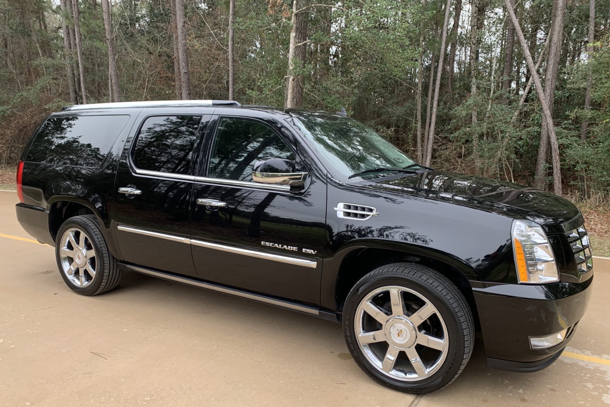 No Reserve: 36k-Mile 2010 Cadillac Escalade ESV Premium for sale on BaT  Auctions - sold for $32,750 on February 9, 2023 (Lot #97,977) | Bring a  Trailer