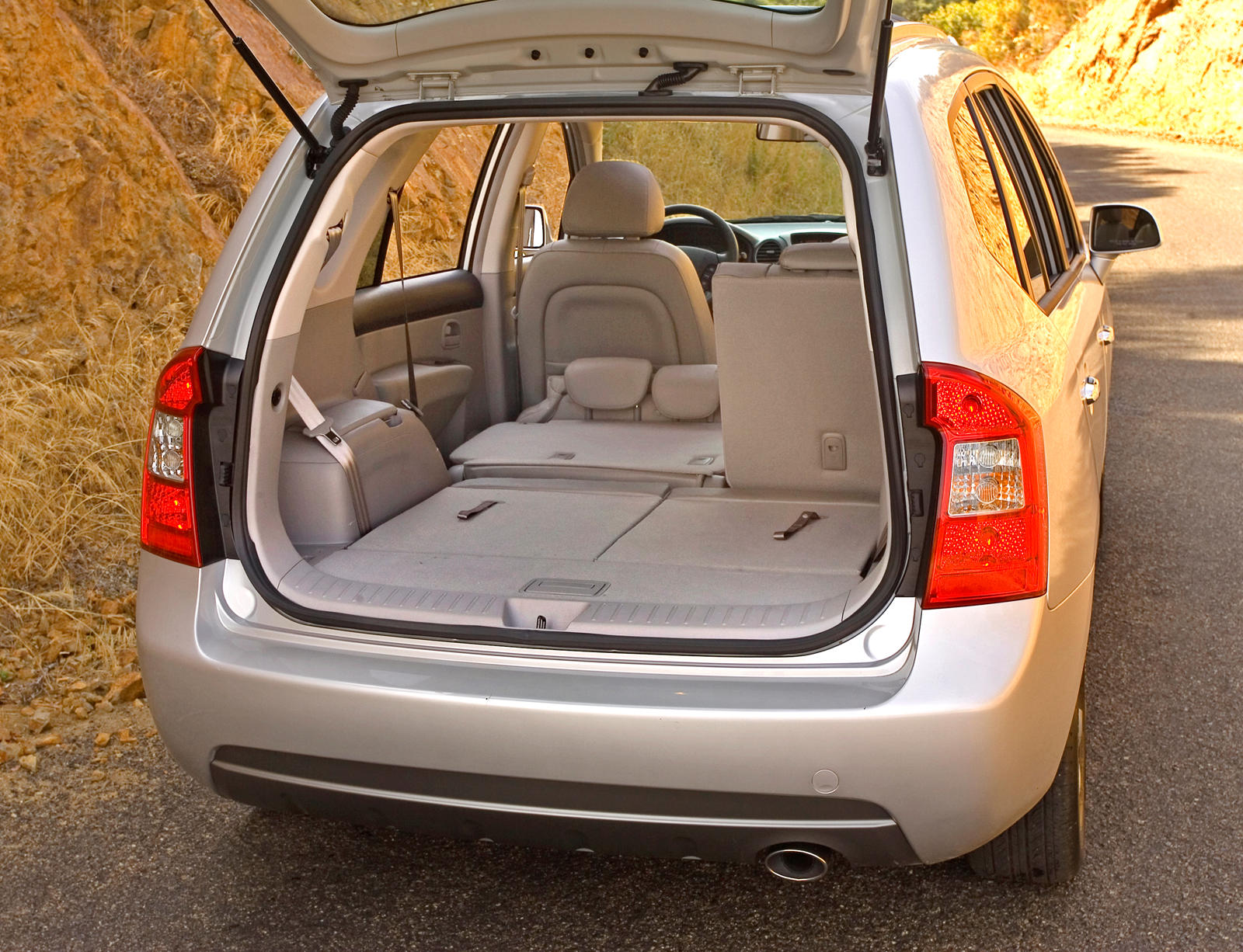 2008 Kia Rondo Exterior Photos | CarBuzz