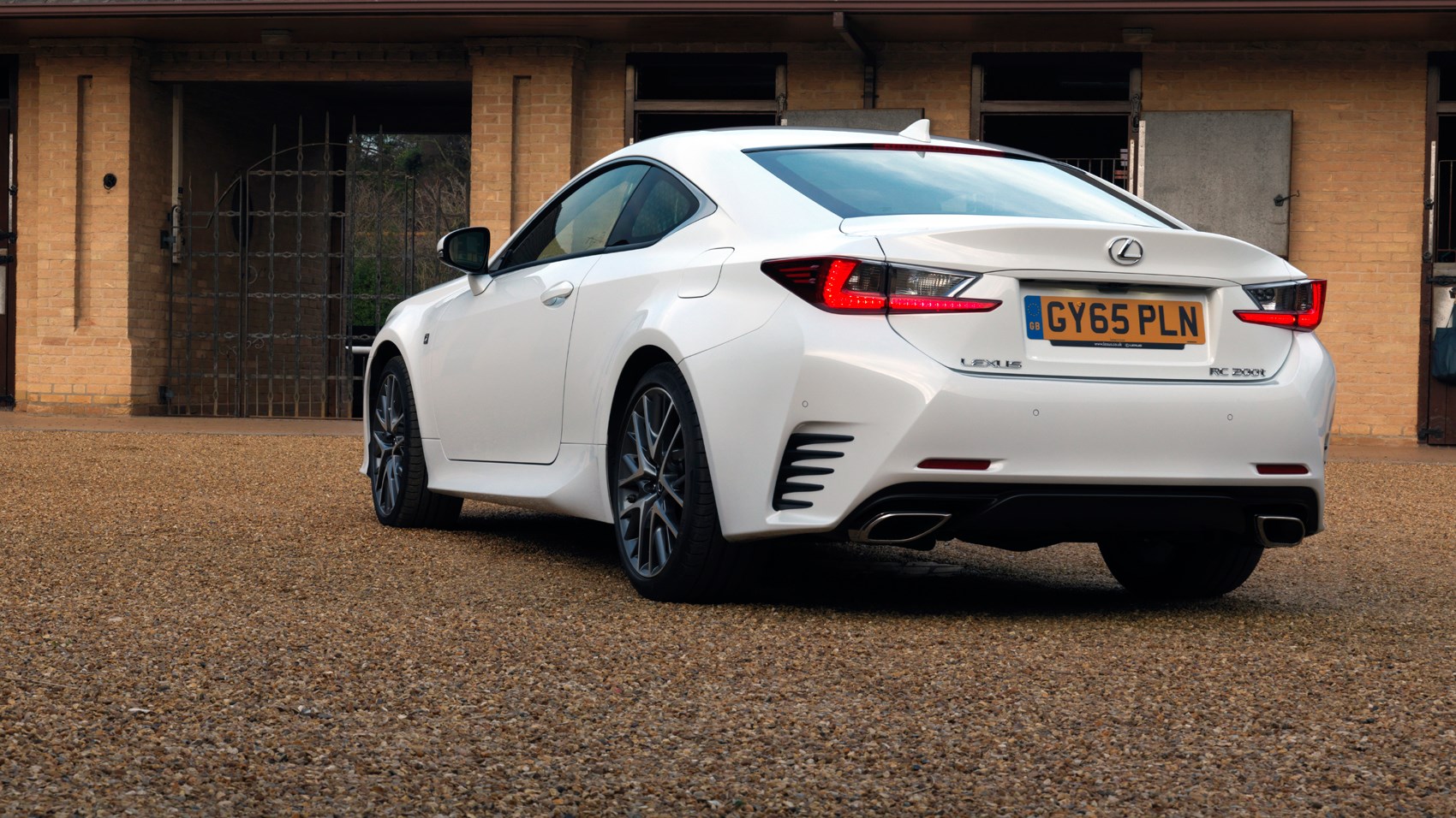 Lexus RC 200t F Sport (2016) review | CAR Magazine