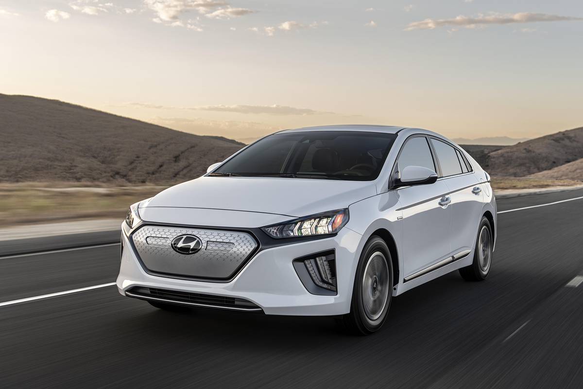 2020 Hyundai Ioniq Electric: 37% More Range for Just 8% More Dough |  Cars.com