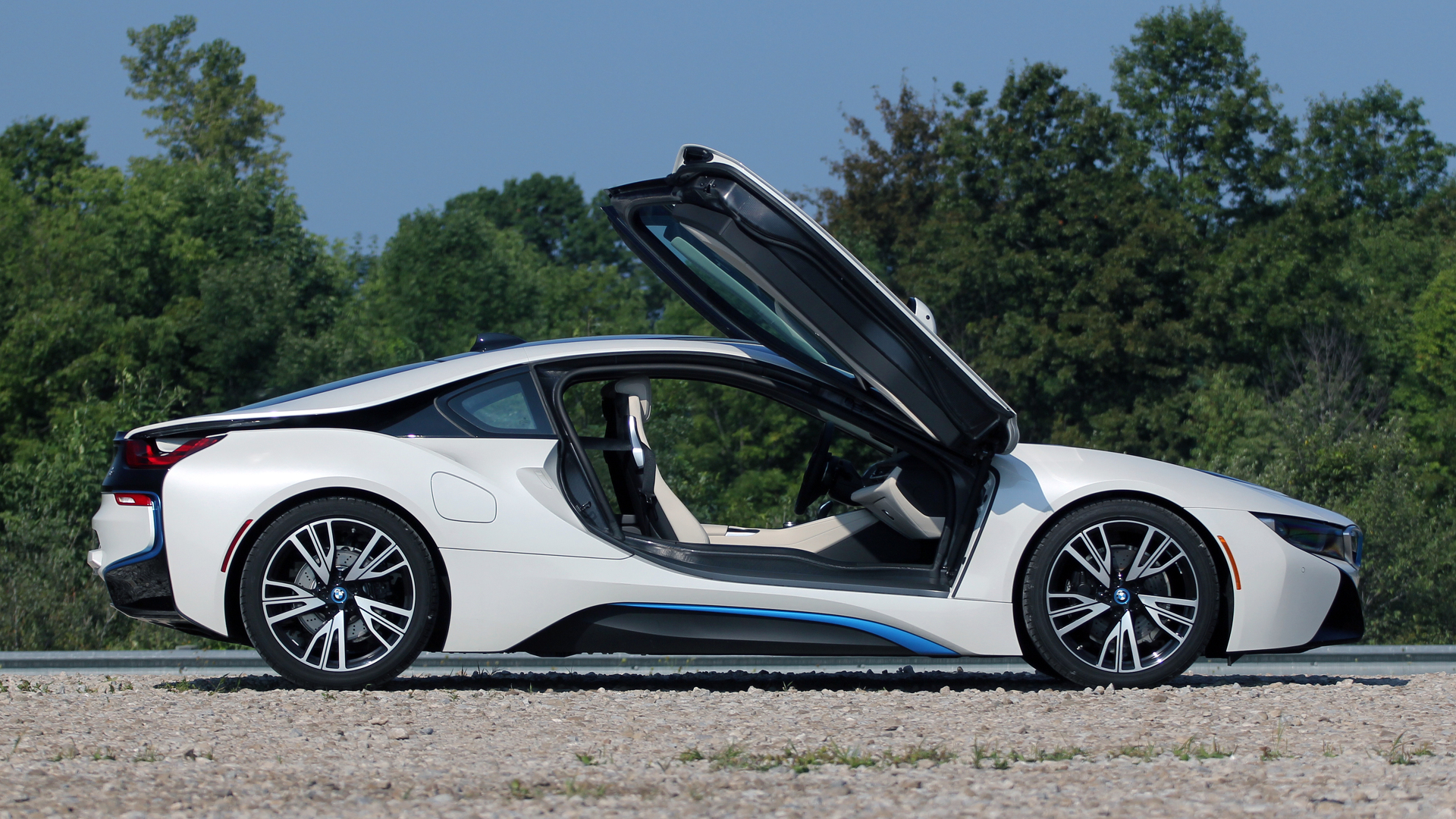 Review: 2016 BMW i8