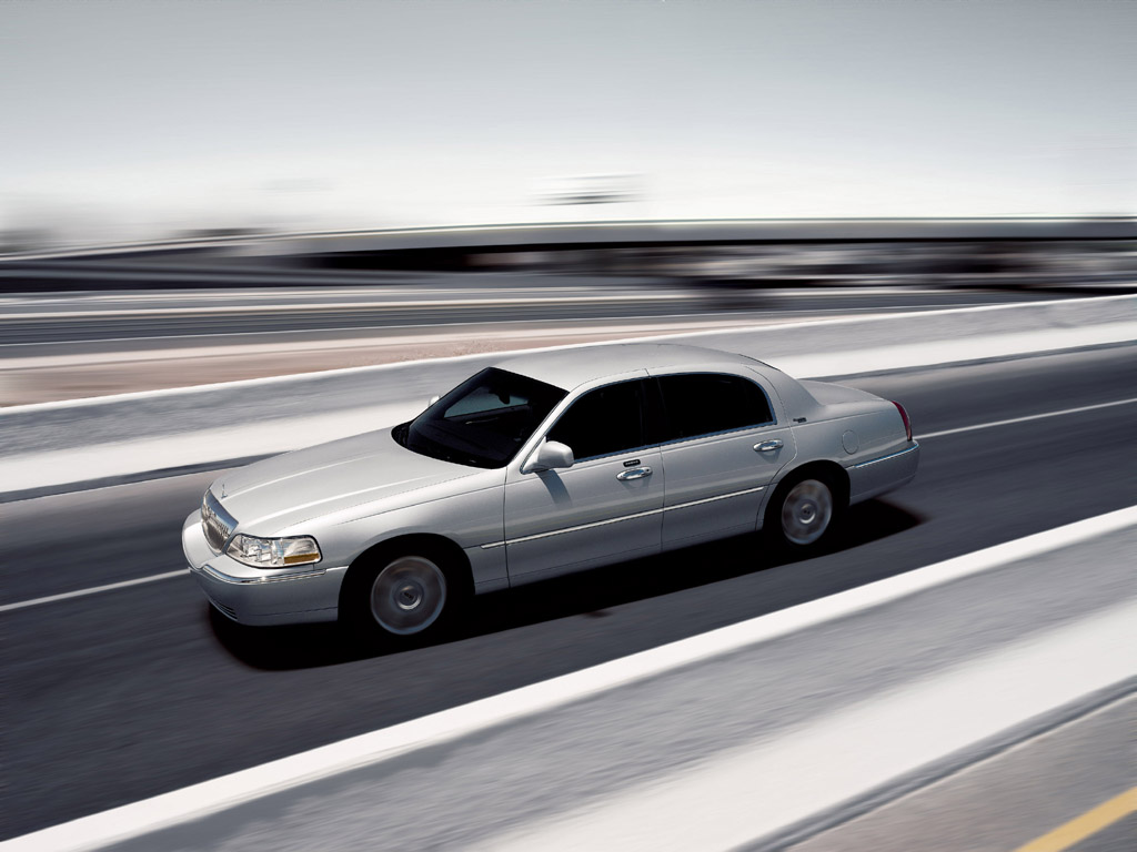 2006 Lincoln Town Car - conceptcarz.com