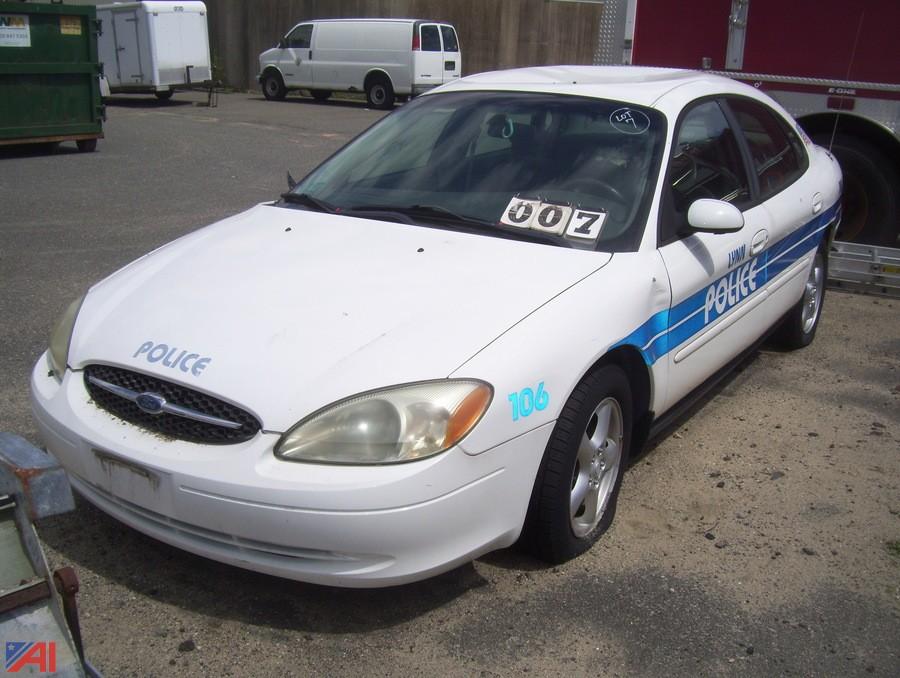 Auctions International - Auction: City of Lynn DPW- MA #18064 **7 % BP**  ITEM: 2003 Ford Taurus Sedan/Police Vehicle