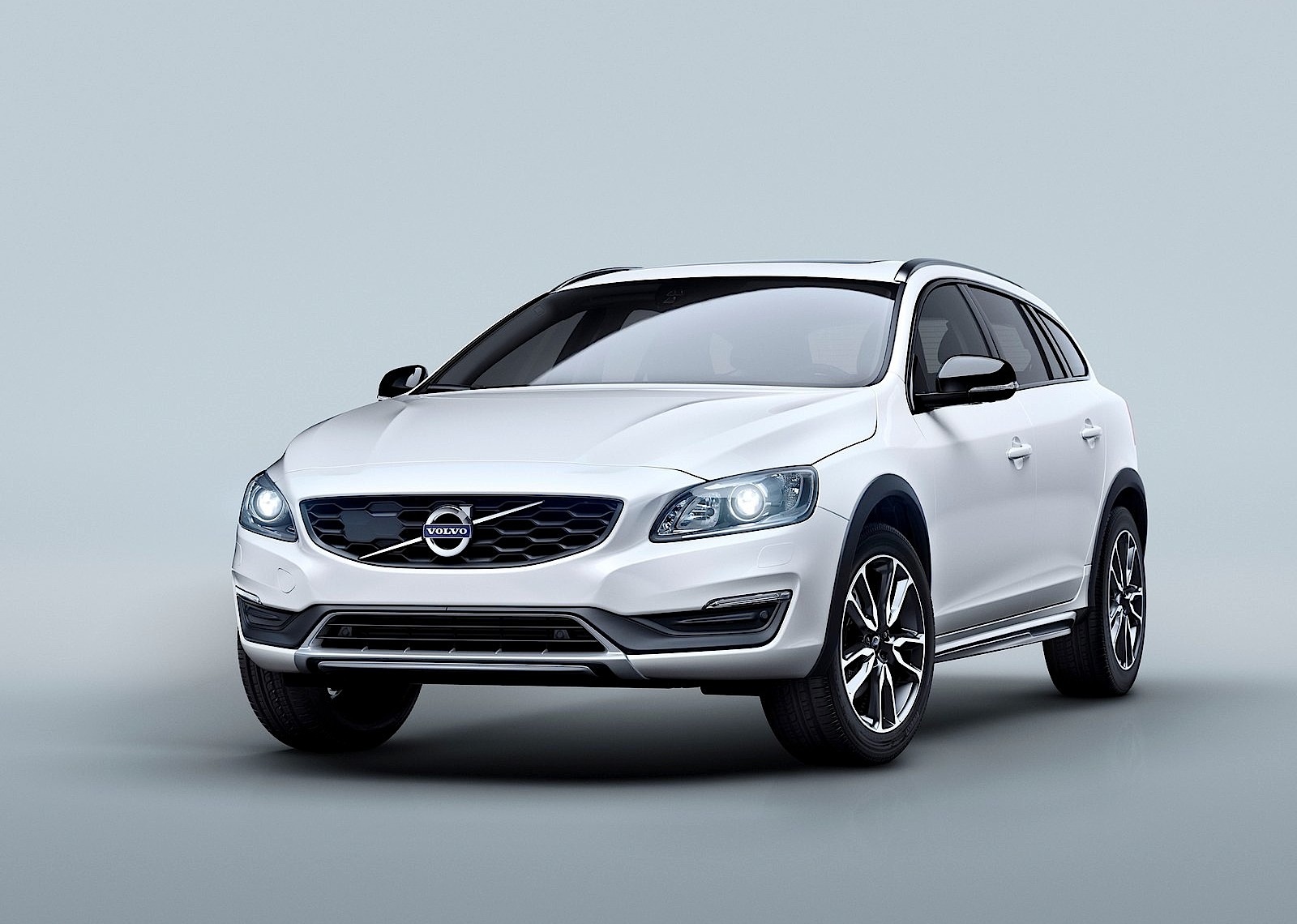 VOLVO V60 Cross Country Specs & Photos - 2015, 2016, 2017, 2018 -  autoevolution