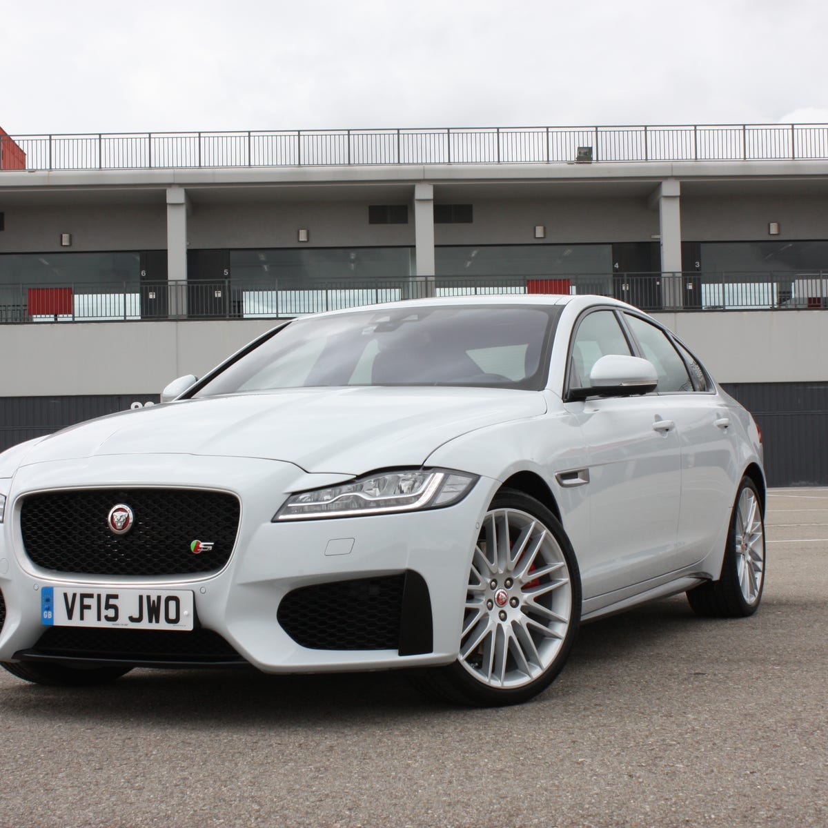 2016 Jaguar XF review: 2016 Jaguar XF is leaner, quicker, techier and  better priced - CNET