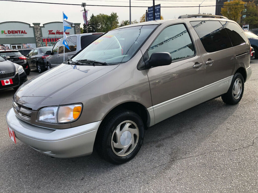 1999 Toyota Sienna LE - Toronto