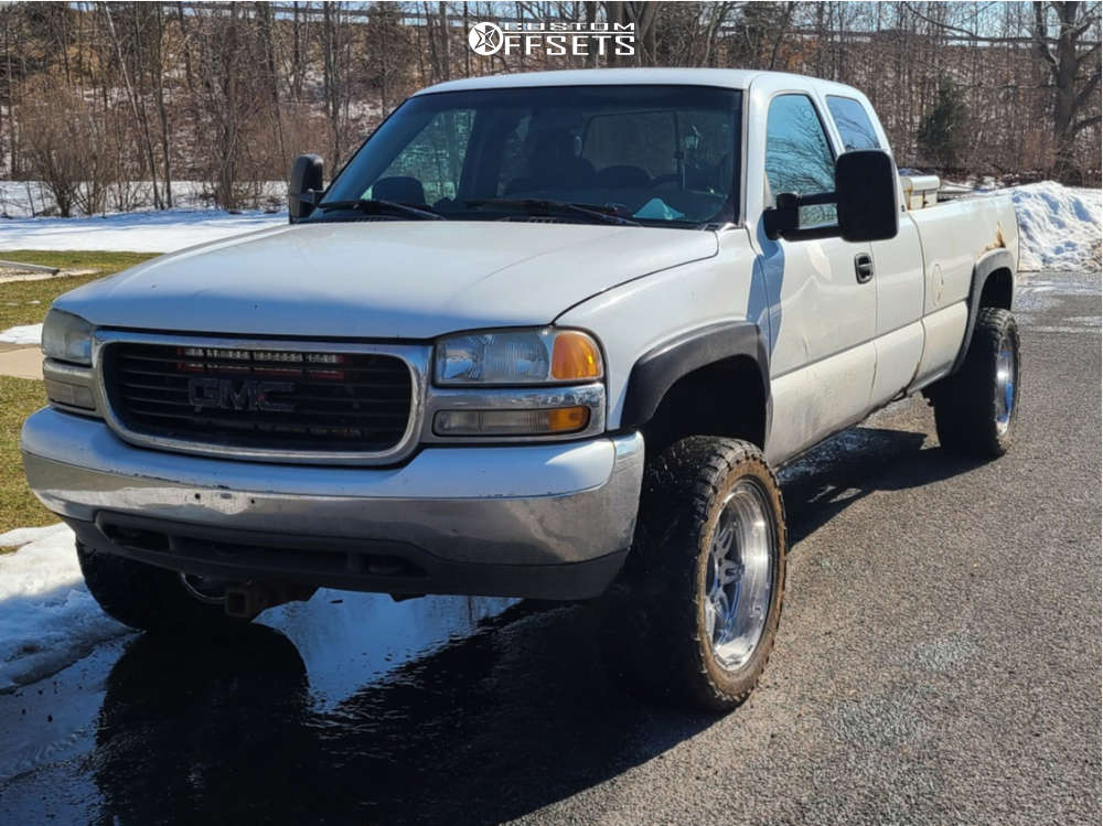 2000 GMC Sierra 2500 with 20x10 -24 Fuel 531 and 33/12.5R20 Toyo Tires Open  Country M/t and Leveling Kit | Custom Offsets