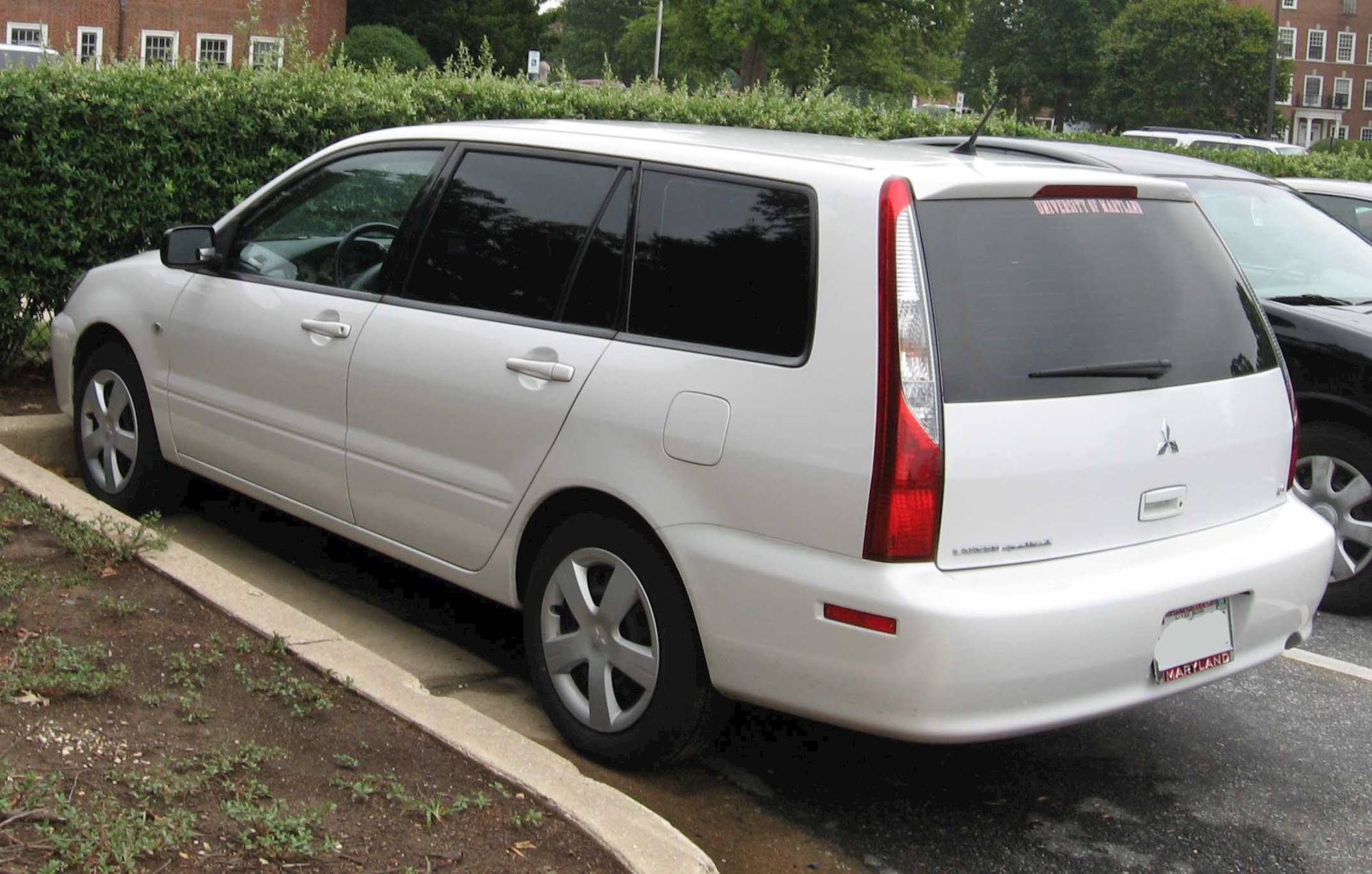 2004 Mitsubishi Lancer Sportback LS - Wagon 2.4L auto