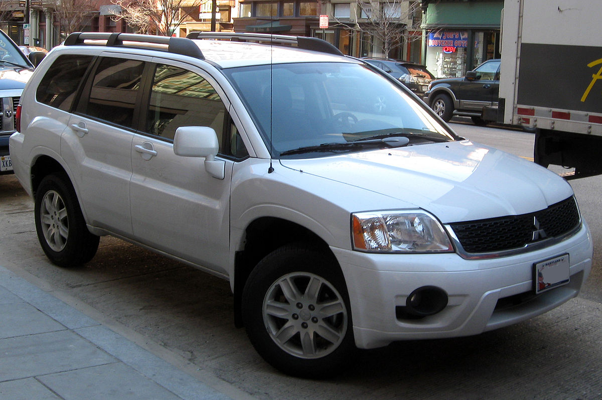 File:2009-2011 Mitsubishi Endeavor -- 01-30-2012.jpg - Wikipedia